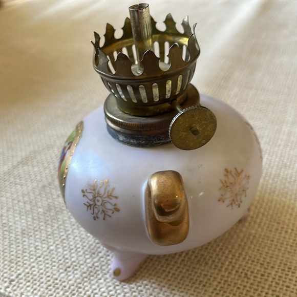 VTG porcelain romantic scene mini oil lamp 4” tall - Picture 5 of 8